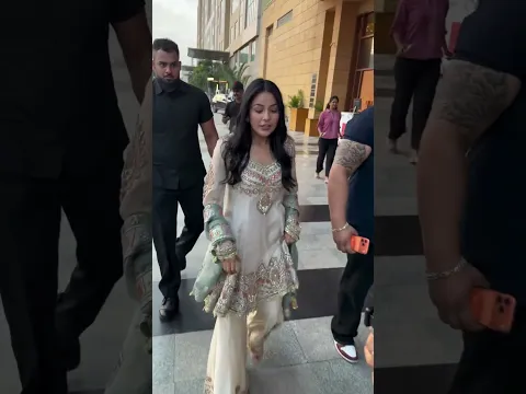 Shehnaaz Gill showers a lot of love on Fans #shortvideo #bollywood