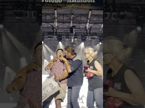 You just never know who might end up on stage during my show! 😂 #livemusic #festival #countrymusic