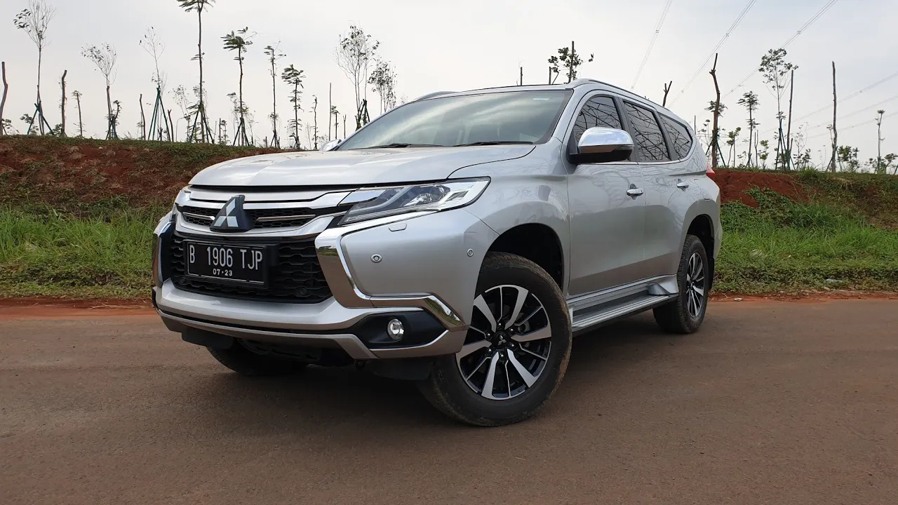 Mitsubishi Pajero Sport Dakar 4x2 tahun 2014