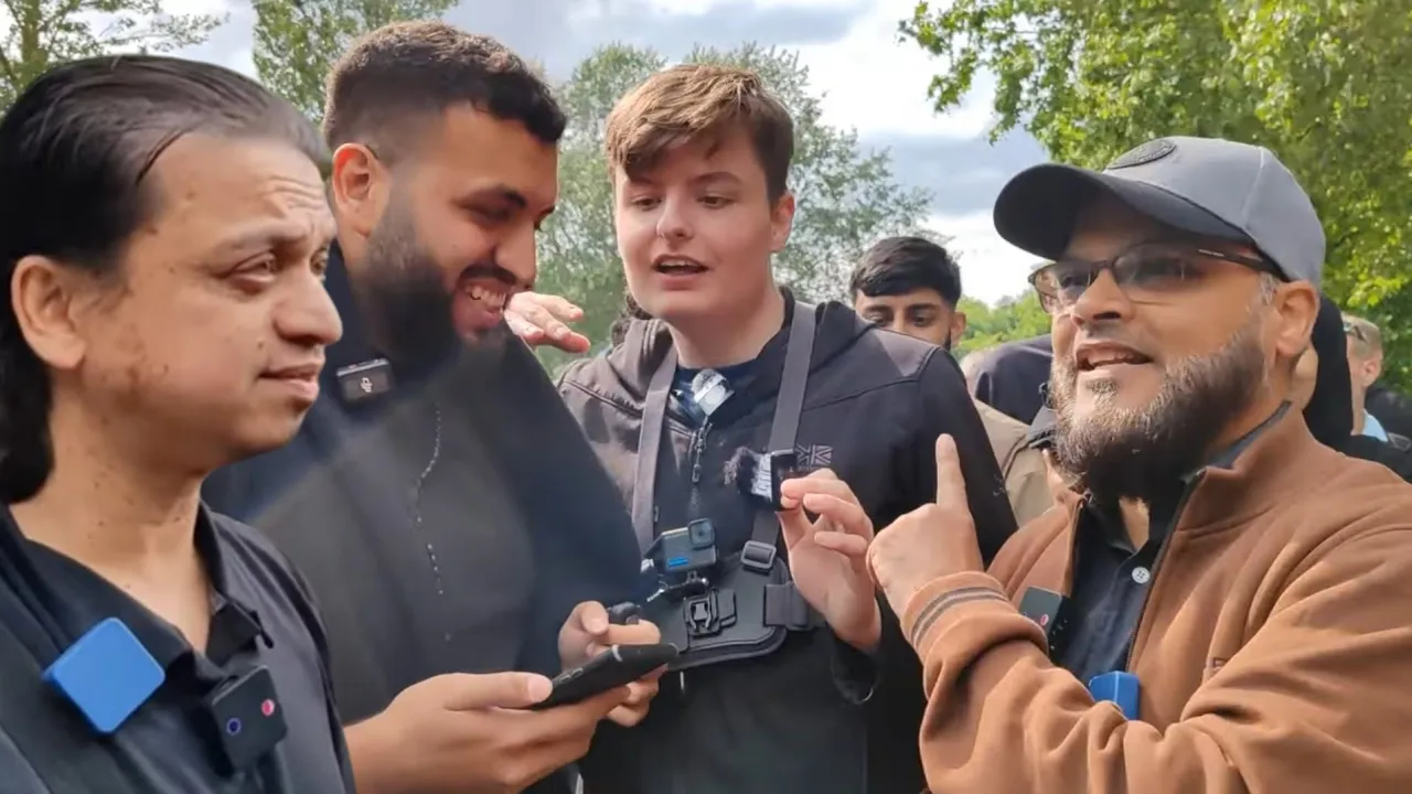 Deceptive Christian SHUT DOWN After Getting Caught Lying | Mansur | Hashim | Speakers Corner