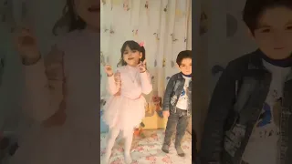 اسمع اسمع بدي انا شو بدي دوخني الجمال انا واخي 