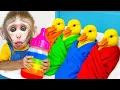 Download Lagu Macaco Rio cuida do macaquinho e do patinho com muito carinho | Animal Monkey Rio