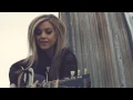 Download Lagu Strawberry Wine - Lindsay Ell (Deana Carter Cover)