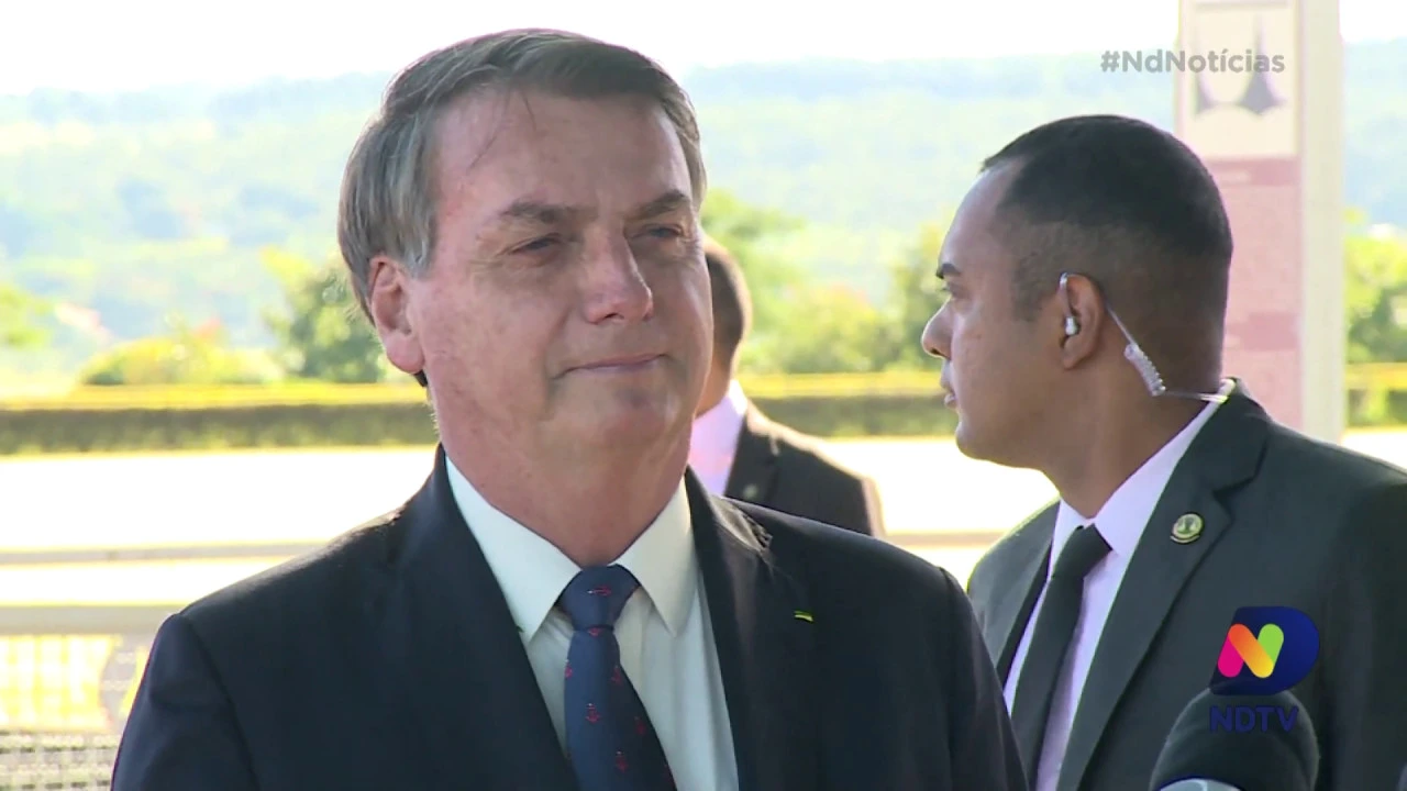 Presidente Jair Bolsonaro é diagnosticado com Covid-19
