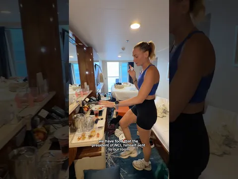 The most unaesthetic cruise room tour you’ll ever see 🫠 @norwegiancruiseline  #CruiseNorwegian