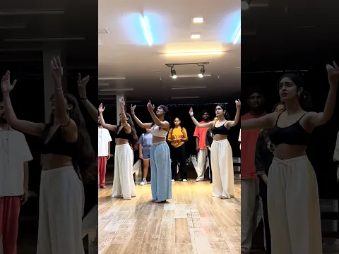 Barkha choreography by Mehak | @Official_ArijitSingh #waacking #dancecover #trendingshorts #explore