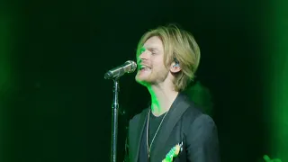 finneas claudia happy now irvng plaza nyc 11 16 21 4k