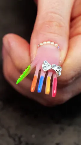 Usa tus uñas en lugar de un tenedor y otras ideas de manicura inesperadas?#SHORTS