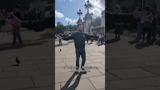 London S SMALLEST PUB And The Queen S Favourite The Cask Glass In Victoria Shepherdneame 