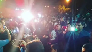 کنسرت ارشاوین علی زارعی در کرمان اجراه اهنگ هم اتاقی 