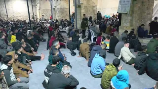فقرة انشادية في مسجد العمري الكبير في مدينة غزة بعد صلاة التراويح دندنها