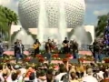 Download Lagu nsync - merry christmas happy holidays live (1998 disney xmas parade).mpeg