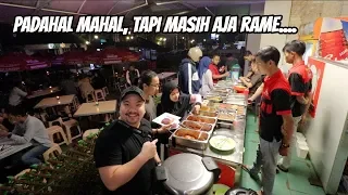 harganya mahal tapi masih banyak yang antri makan disini 