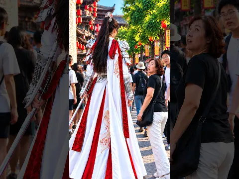 🔥 Tall Girl Turns Heads with Her Stunning Hanfu Cosplay! #streetstyle #hanfu #cosplay