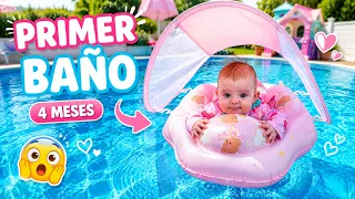 ¡SU PRIMER BAÑO! 🥹💦 La reacción de mi bebé de 4 meses