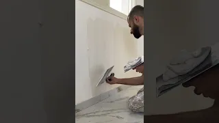 سحب معجون جدران يد ثانية Applying Second Coat Of Wall Putty Painter Wallputty دهانات تشطيبات 