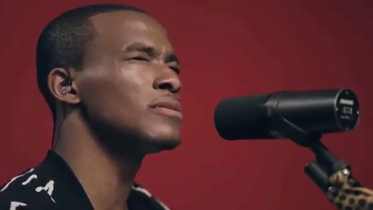 Jonathan McReynolds - Maintain - ft Chantae Cann (Lyrics) Jonathan McReynolds - Maintain - ft Chantae Cann (Lyrics)