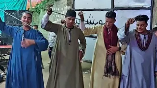 رقص عمد محافظه اسيوط علي الطبل والمزمار مع الفنان انور عبد العزيز بكوم اسفحت 