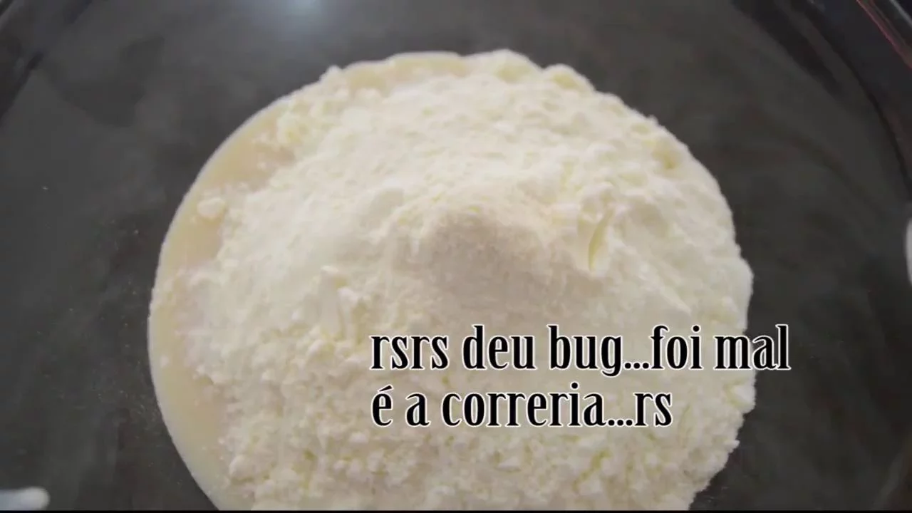 MISTUREI CREME DE LEITE COM EMULSIFICANTE  FIZ UM CHANTILI MUITO ECONÔMICO QUE RENDEU MUITO