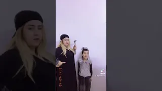 اللى بالى بالك اللمبى دندنها