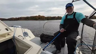 S2E111 Wave Rover Performance and Review// Naval Architect goes for a Sail on Wave Rover