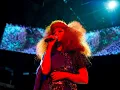 Björk - Crystalline LIVE (Biophilia, Manchester International Festival - 30.06.11) FULL SONG.mp4