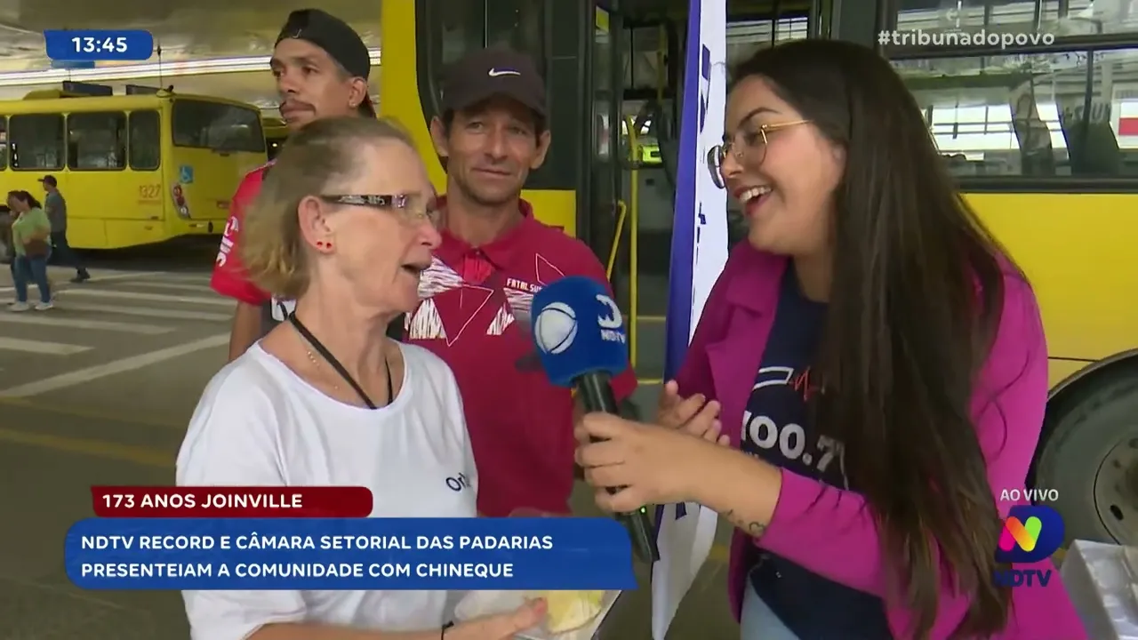 Aniversário de Joinville: comunidade recebe presentes no terminal central