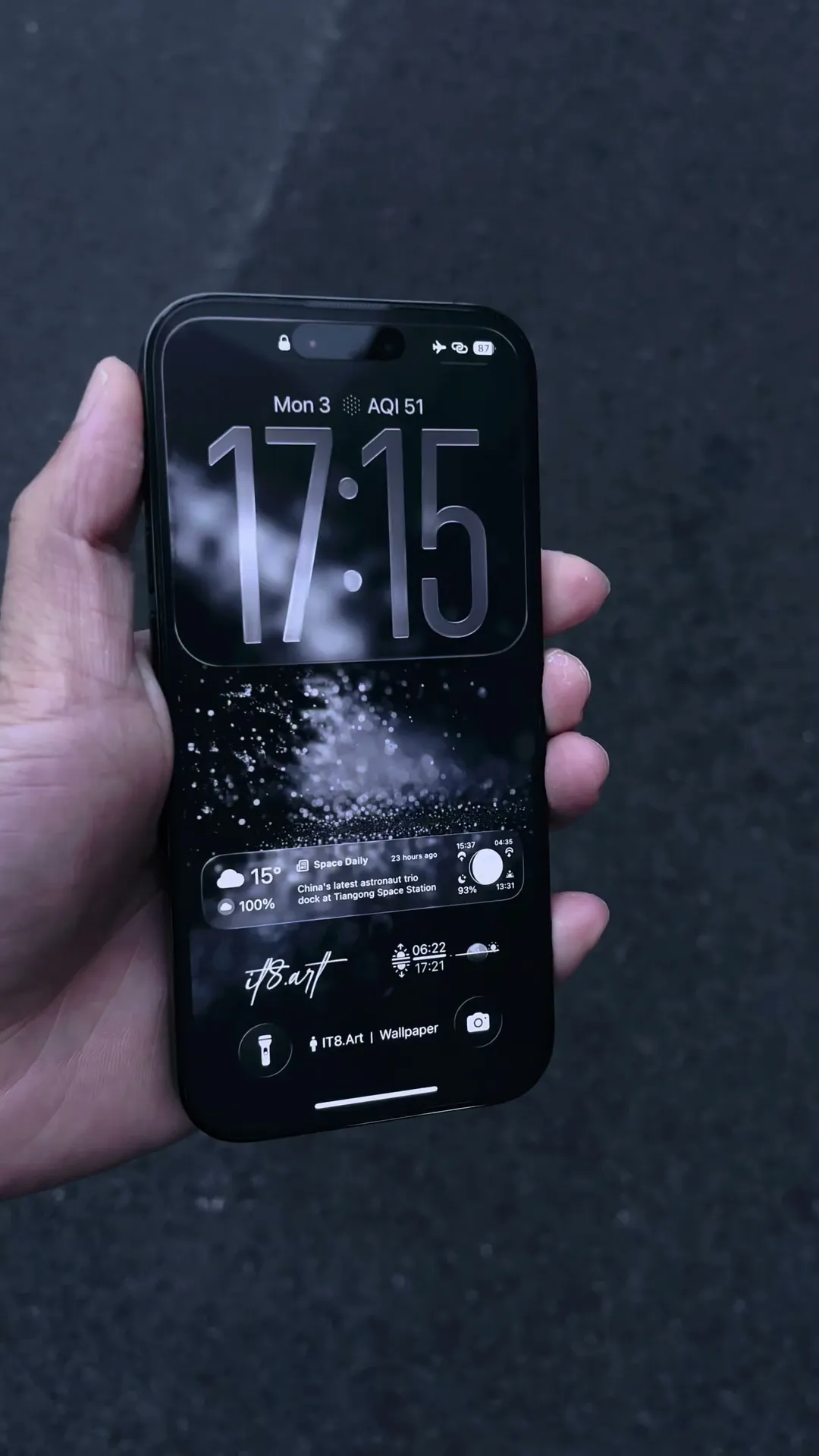 Silver Gleam iPhone Wallpaper Setup Preview