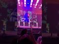 ¡Bad Bunny llega de sorpresa al concierto de Eladio Carrion!