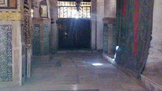 يانسيمات الخزامي بلغي طه سلامي      نحن رسول الله من عندنا ومنشأ الصديق في حينا     حضرة دندنها