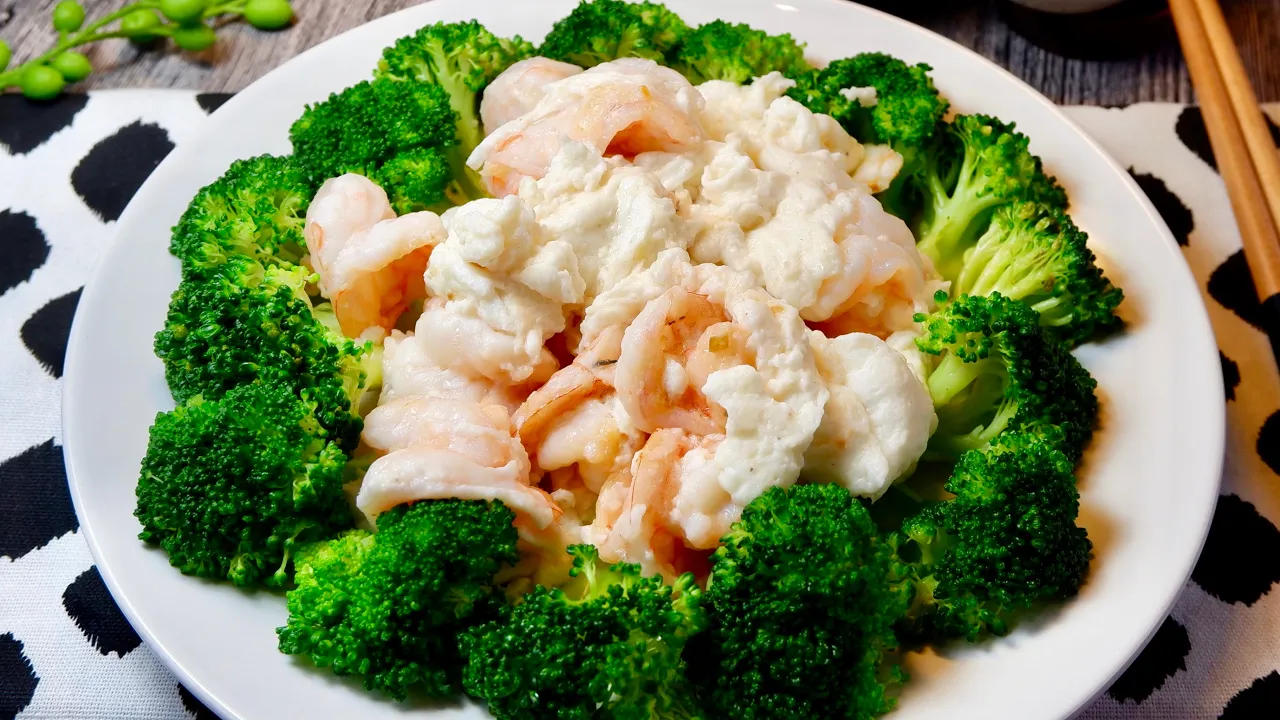 Easiest Restaurant Dish Ever! Prawn & Egg Stir Fry w/ Broccoli  Chinese Shrimp Vegetable Recipe