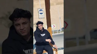 محطوط تشكيل وشي ظاهر وفي ايدي فتيل 