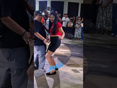 Robotina en centro histórico san Salvador!