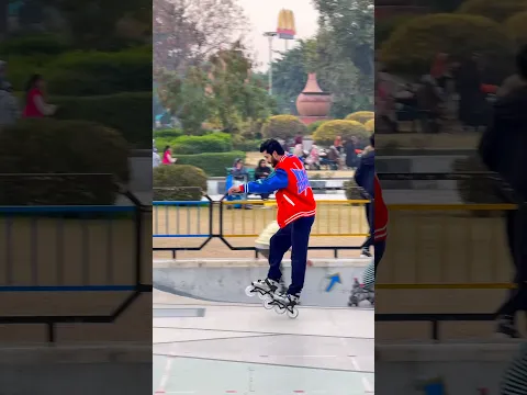 1 wheel on skates😱😱#hamzaskater #ayazskatingclub #skating #viralvideo #skater