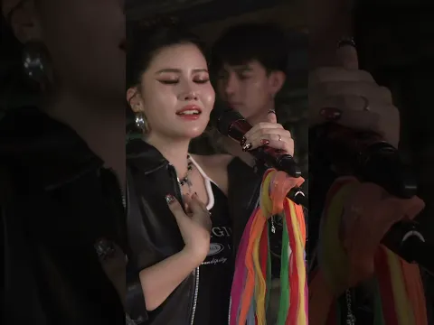 อ้ายเอ้ยอันความฮักบ่ได้วัดหน้าตา #โอปป้า #ยุ่งยิ่งกนกนันทน์ #เต้ยอภิวัฒน์
