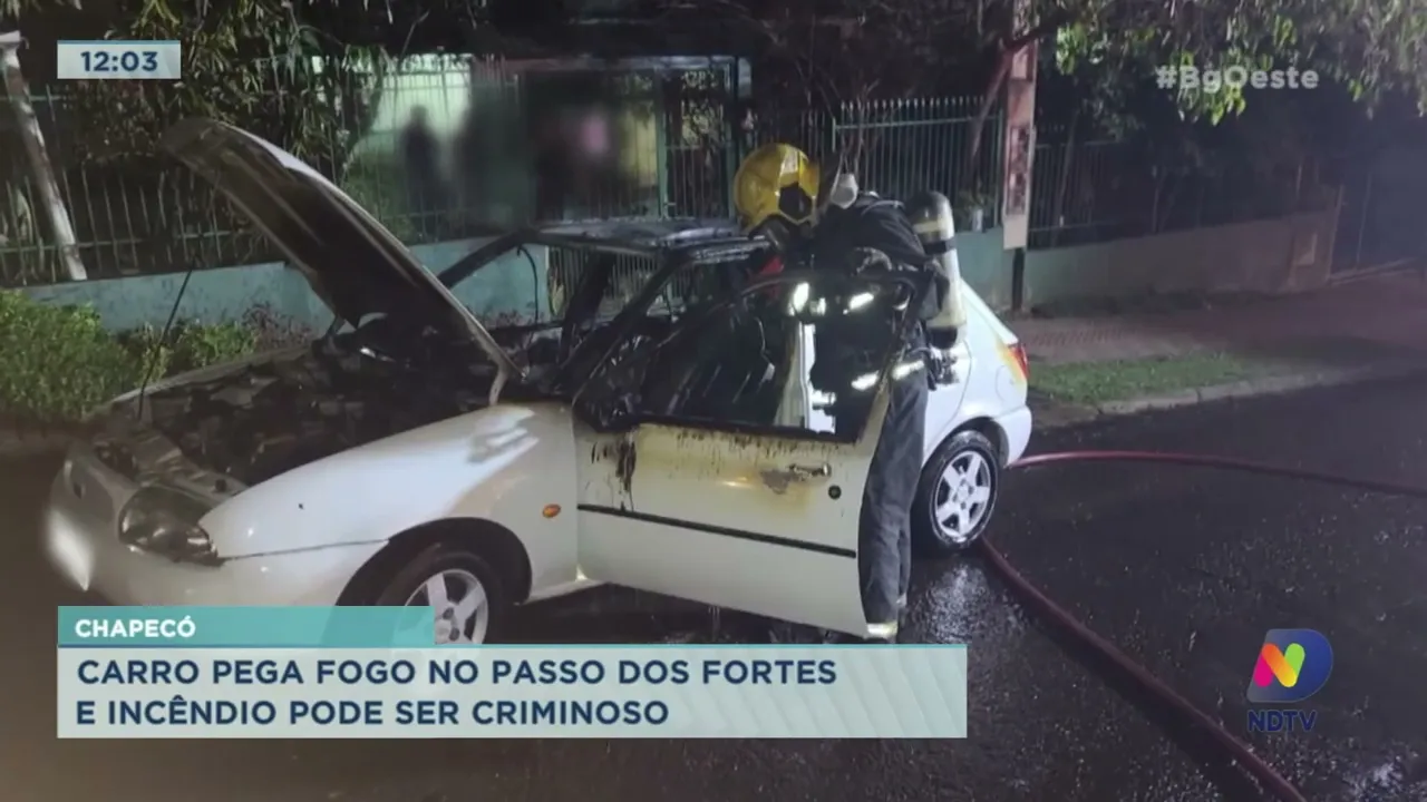 Carro pega fogo e incêndio pode ser criminoso em Chapecó