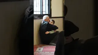 ما أغلى من الولد إلا ولد الولد ربي يحفظكم 