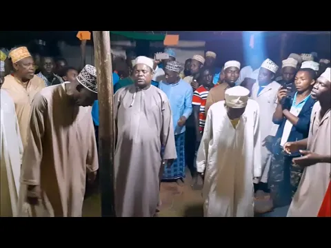 Download MP3 Ustadh makame kombo Awatoa machozi Masheikh wakubwa kwa ladha nzuri ya Dhikri