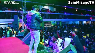 video maunyama ya baddest 47 akikiwasha jana kwenye vunja bei night