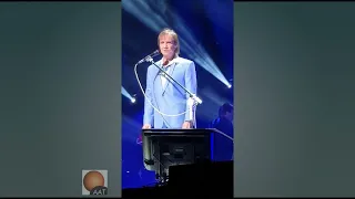 A volta os palcos depois de 2 anos - Roberto Carlos