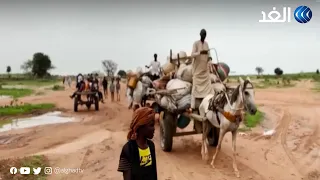 في خضم الحرب بدارفور مبادرات فردية لدعم اللاجئين ونقلهم بعربات عبر الحدود إلى تشاد 