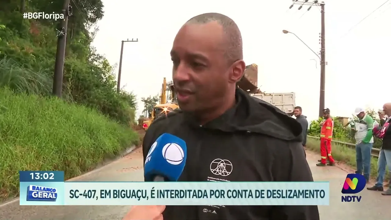 Deslizamento na SC-407: Rodovia em Biguaçu é interditada por segurança