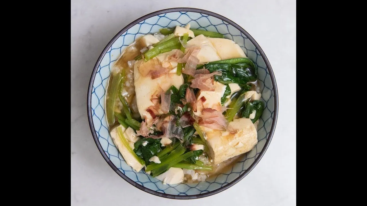 Japanese tofu recipe   tofu donburi komatsuna ankake (dashi broth)