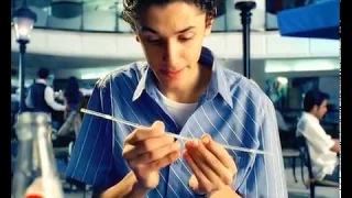 كريم محمود عبد العزيز في اعلان بيبسي قديم 