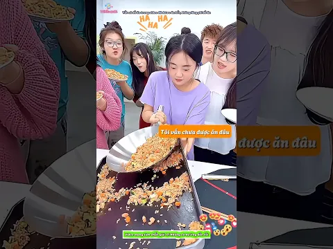 Thử thách dùng đạo cụ độc lạ 🥄🔪 để lấy cơm rang siêu ngon #shorts #short #funny #giaitri #troll