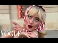 Lagu Sabrina Carpenter Bounces Around Vogue World: Paris