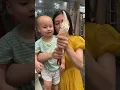 Download Lagu Bà già cầm 10k mời tôi hẳn 2 que kem và cái kết #beyeu #funnybaby #kem #mixue # #nuoicon #beyeu
