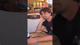 La vie en bateau, ce n’est pas QUE des couchers de soleil et des apéros face à la mer… 😂⛵️