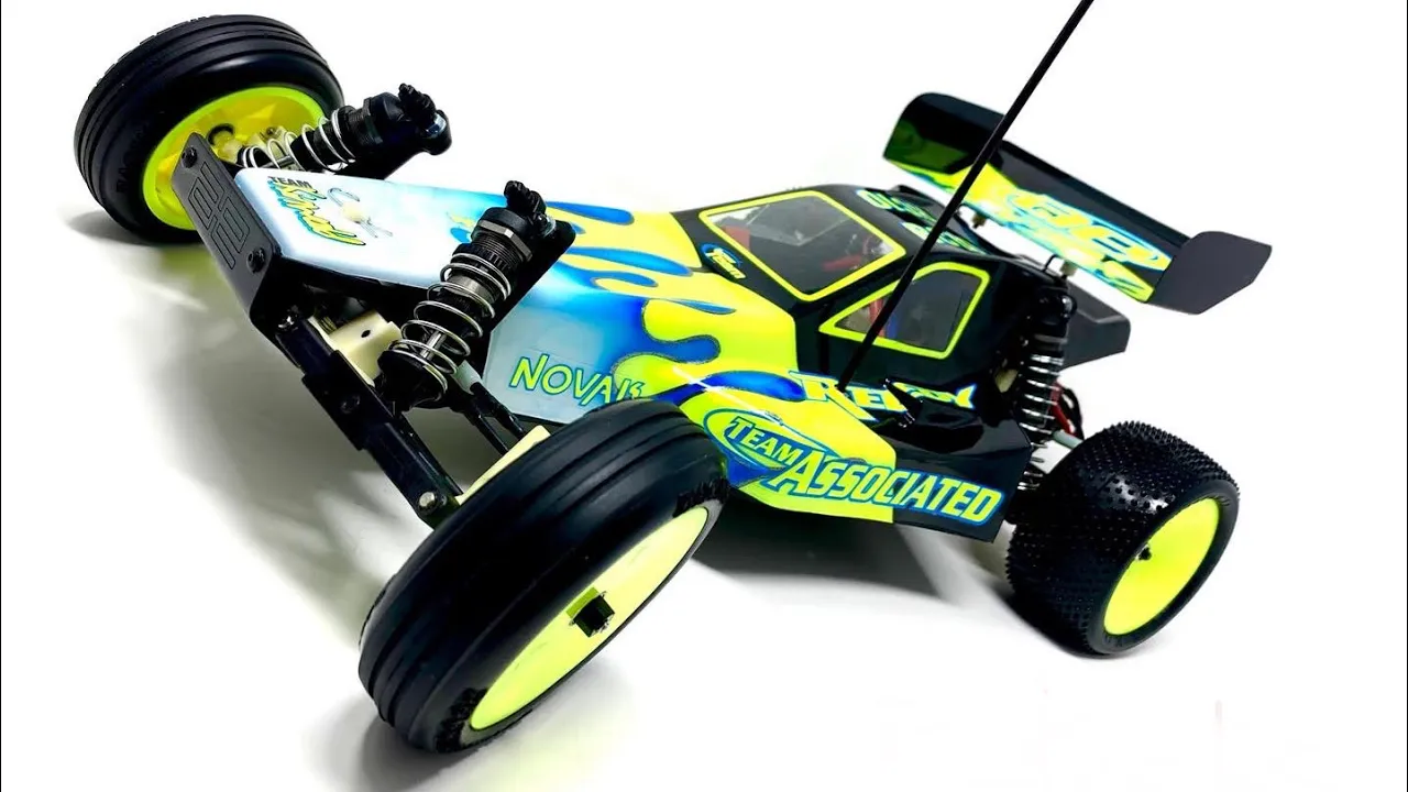 Team Associated RC10 Worlds Car - Detailed Time Lapse Build