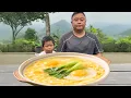 Download Lagu 董事儿子不仅会主动给爸爸泡茶，还会备菜给爸爸当小帮厨，真是全能小宝！